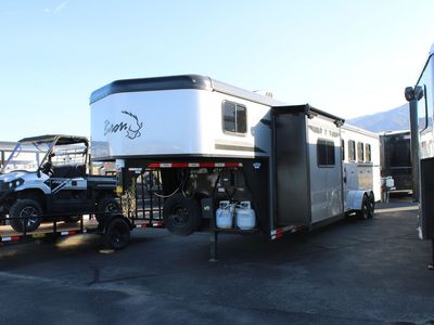 Bison Living Quarters Horse Trailer