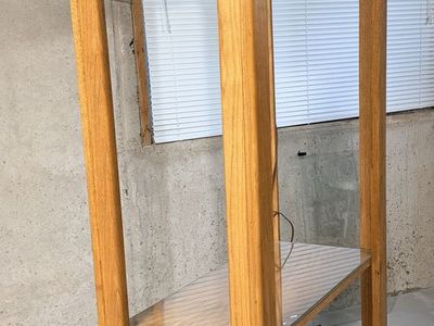 This is a Vintage Mid-Century Modern Solid Oak Lighted Display étagère