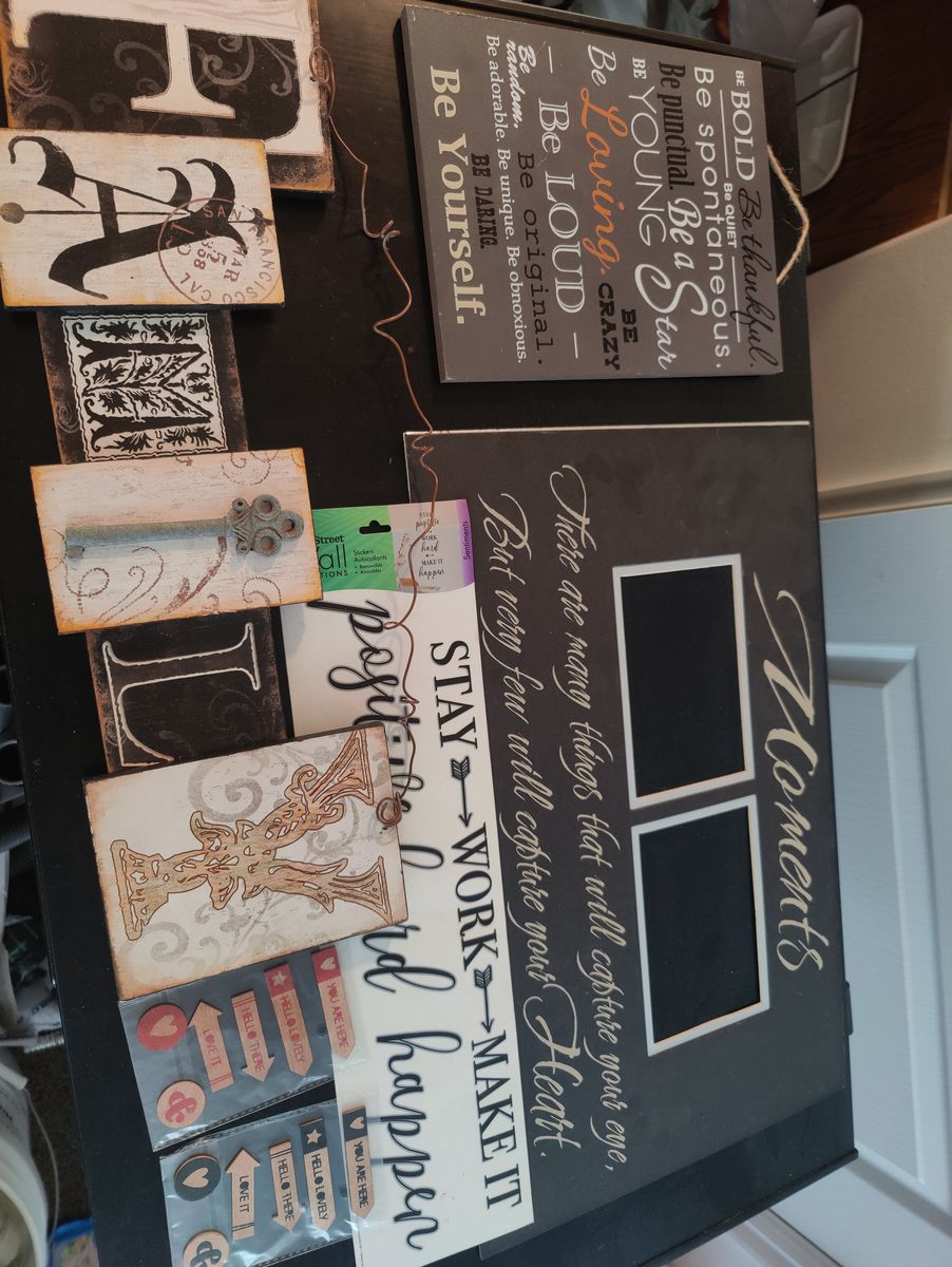 Bundle of Wall Hanging & Craft Stuff