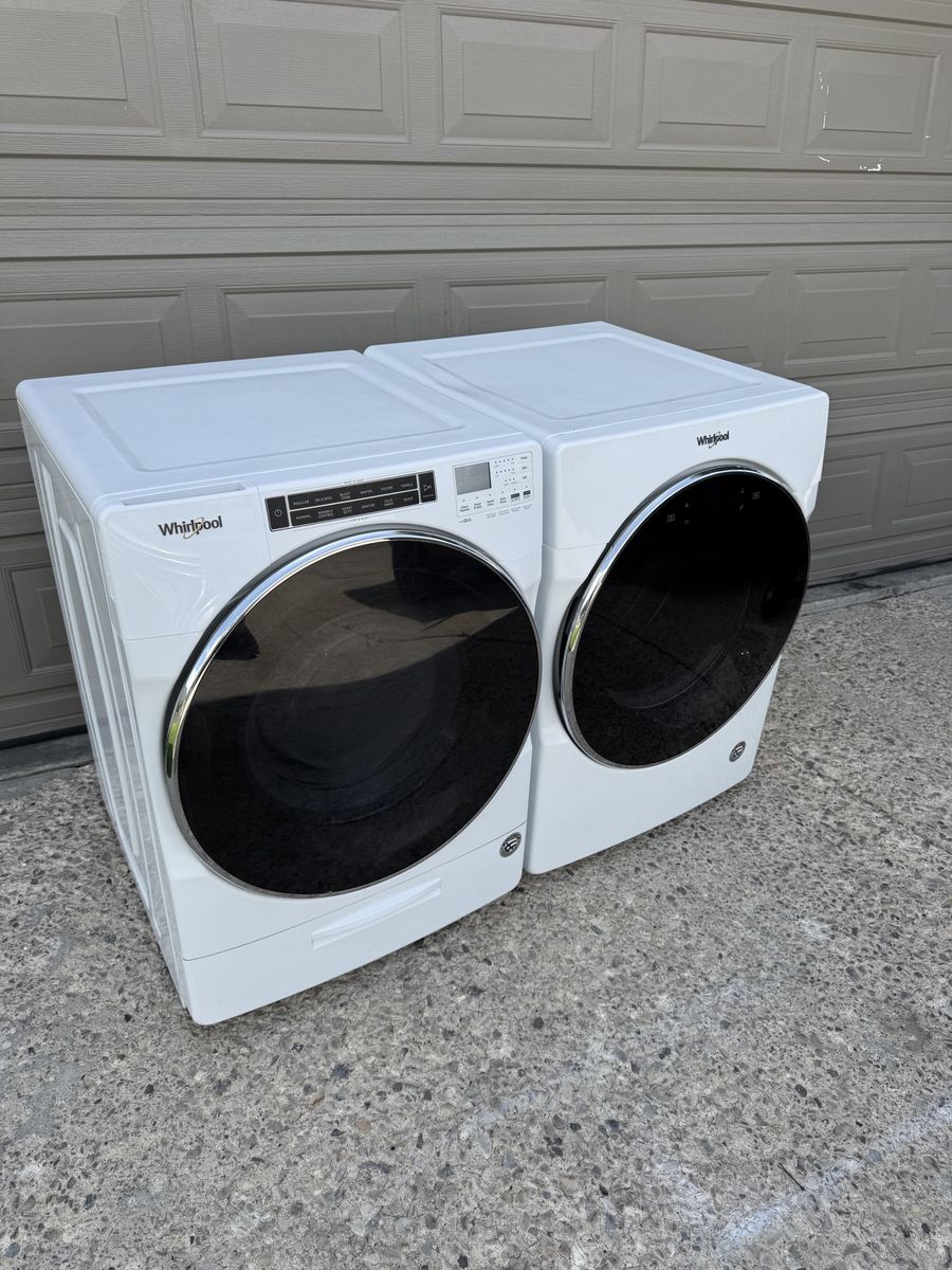 WiFi Whirlpool washer and dryer with touchscreen features
