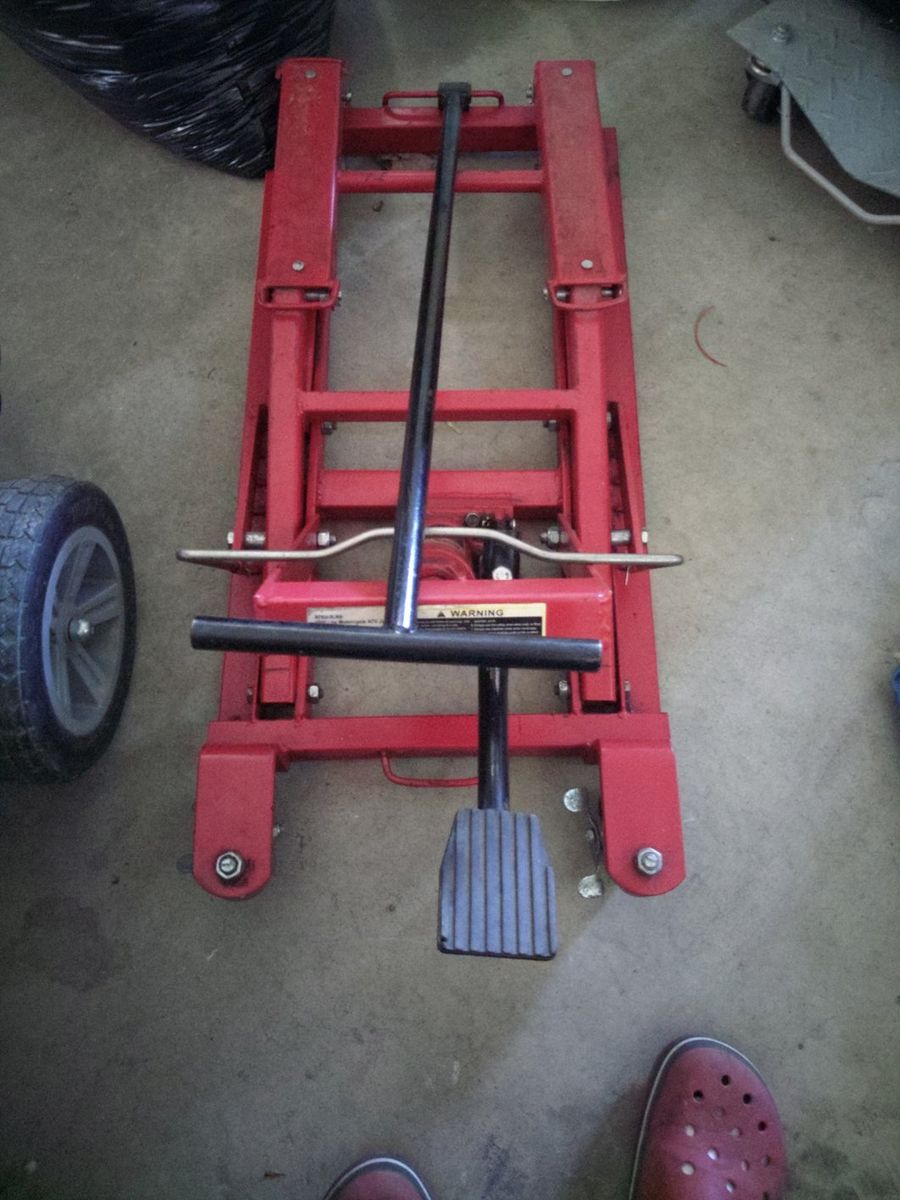 LARIN ATV-3LRS Motorcycle ATV Jack - 1500 lbs Capacity, Red Hydraulic Lift