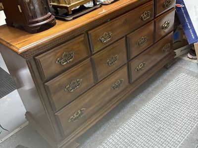 Traditional Solid Oak Wood Bedroom Set with Dresser, Nightstand, Bed Frame, and Mirror
