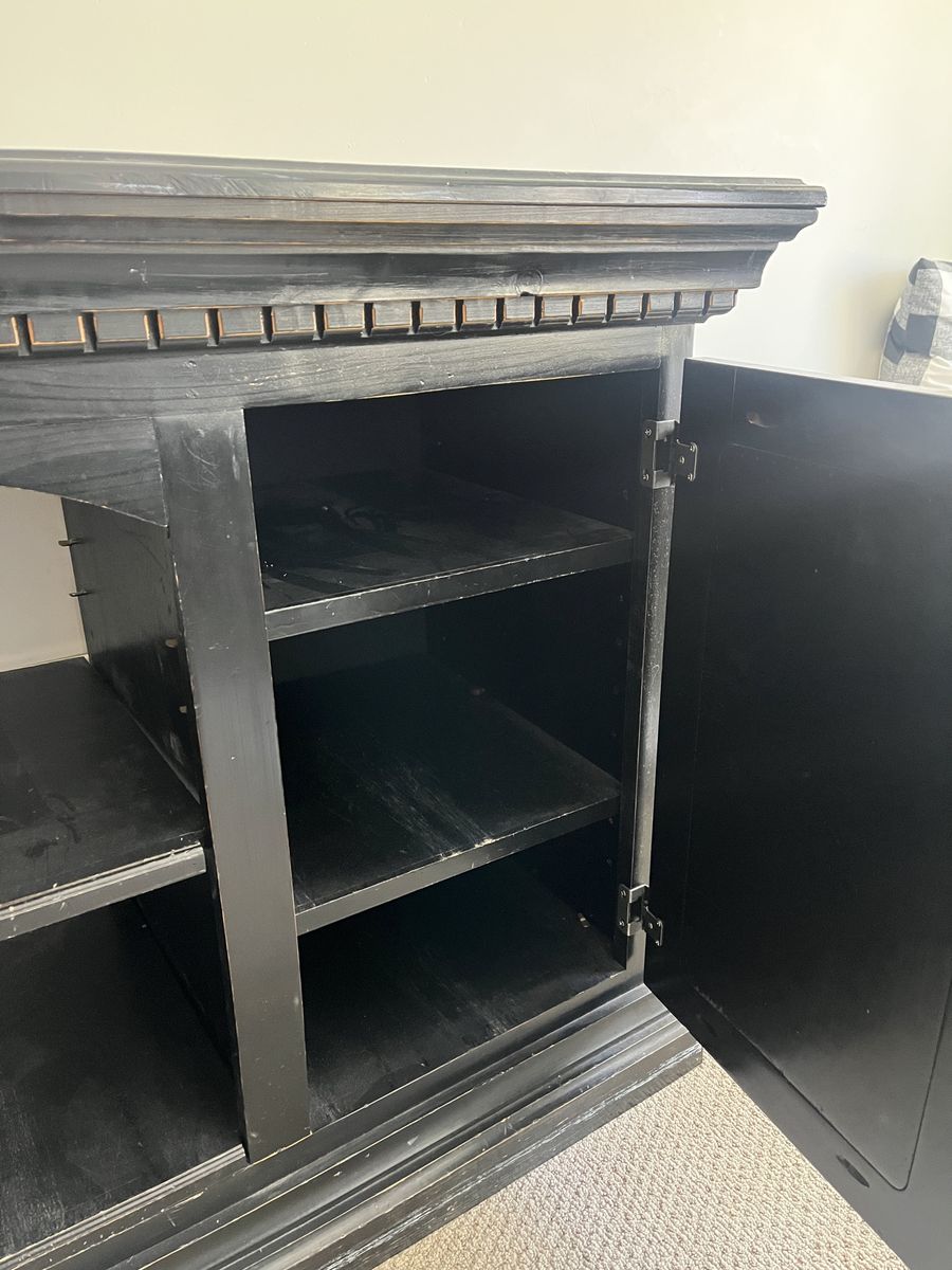 Main image 3