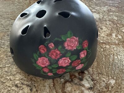 New Helmet World Industries Size Medium