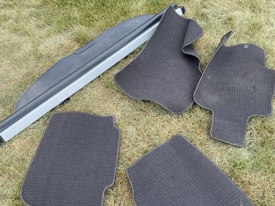 Cargo cover & floor mats for 2012 Subaru Outback