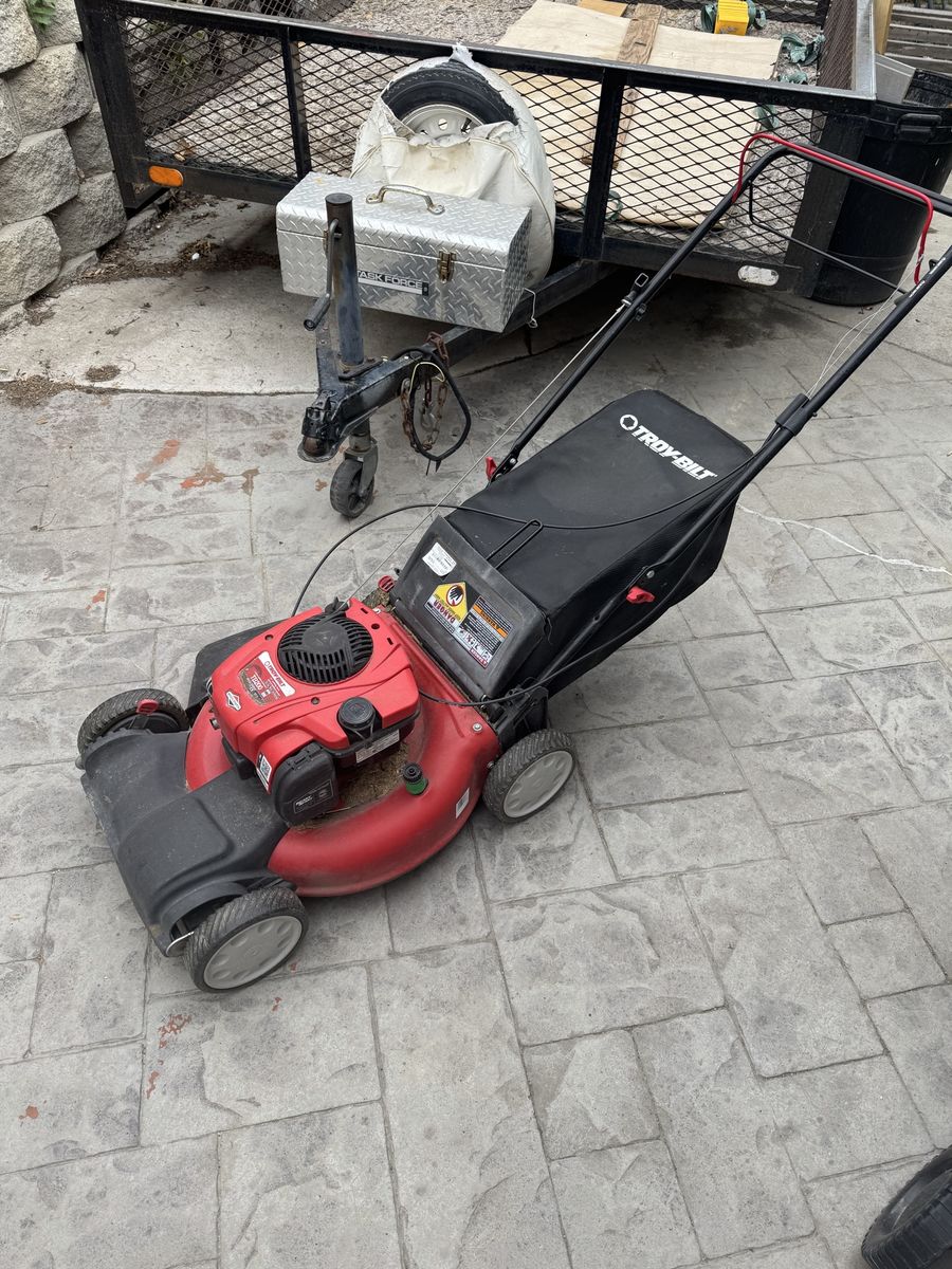 Troy-Bilt TB110 21" 140cc Lawn Mower with Grass Catcher