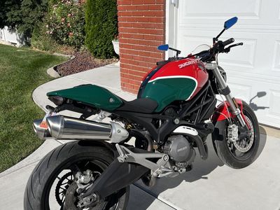 2010 Ducati Monster 696