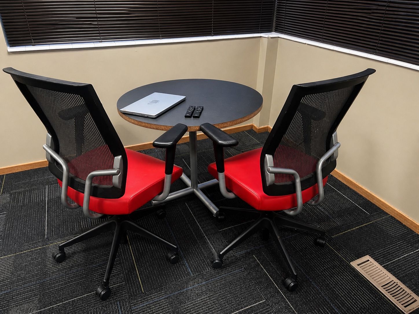 Red Office Chair – Rolling $20 OBO