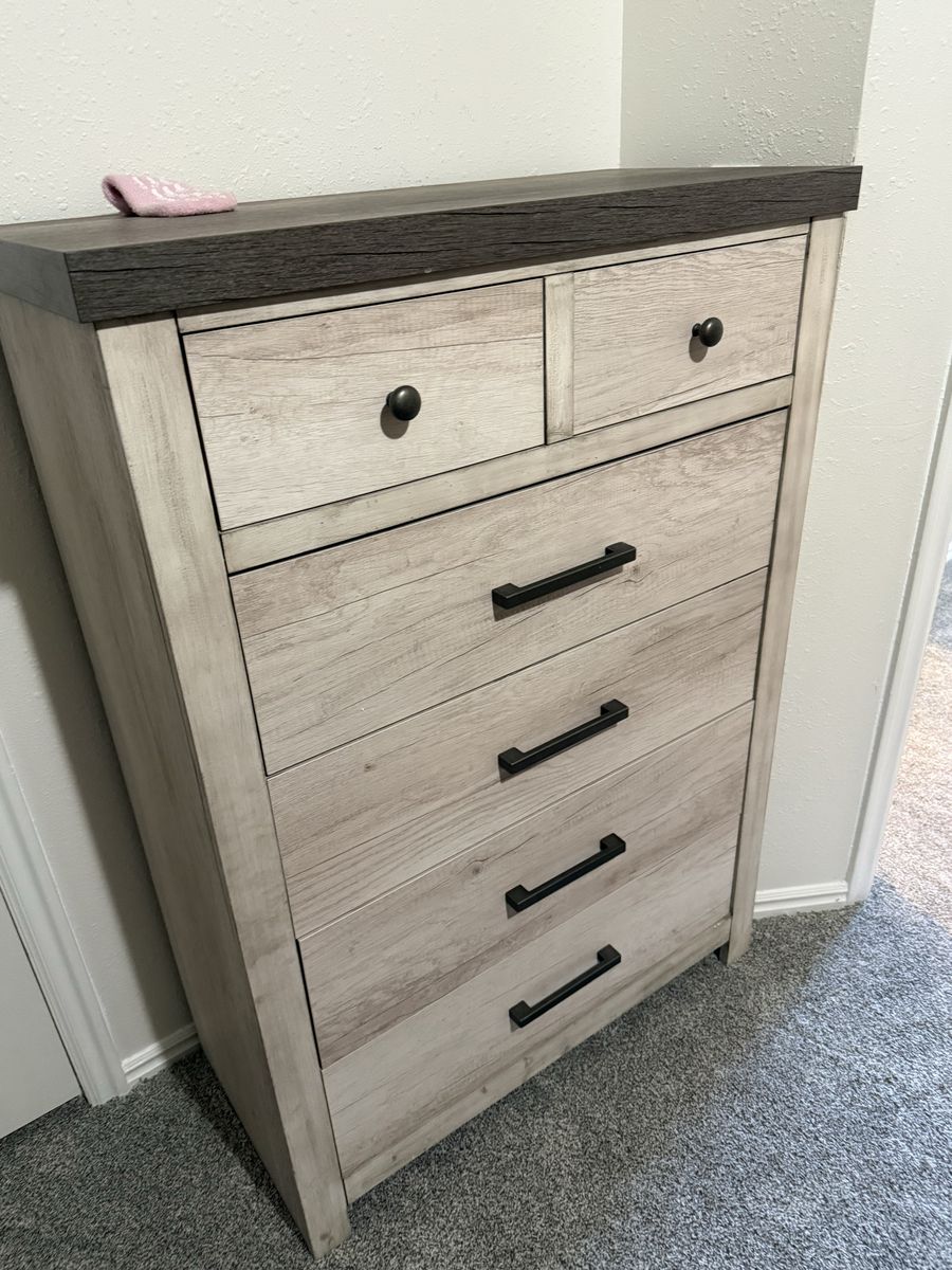 Main image 3