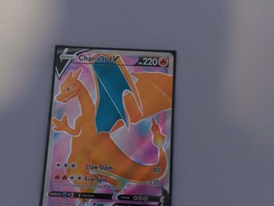 Pokémon Charizard V 220 HP Basic Card - Claw Slash, Fire Spin