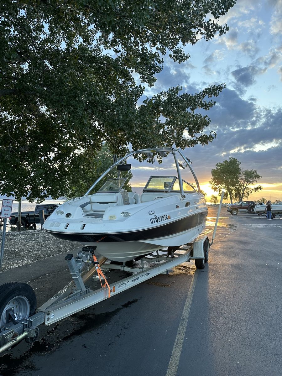 2005 Chaparral Sunesta 216