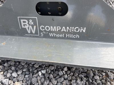 B&W Companion 5th Wheel Hitch