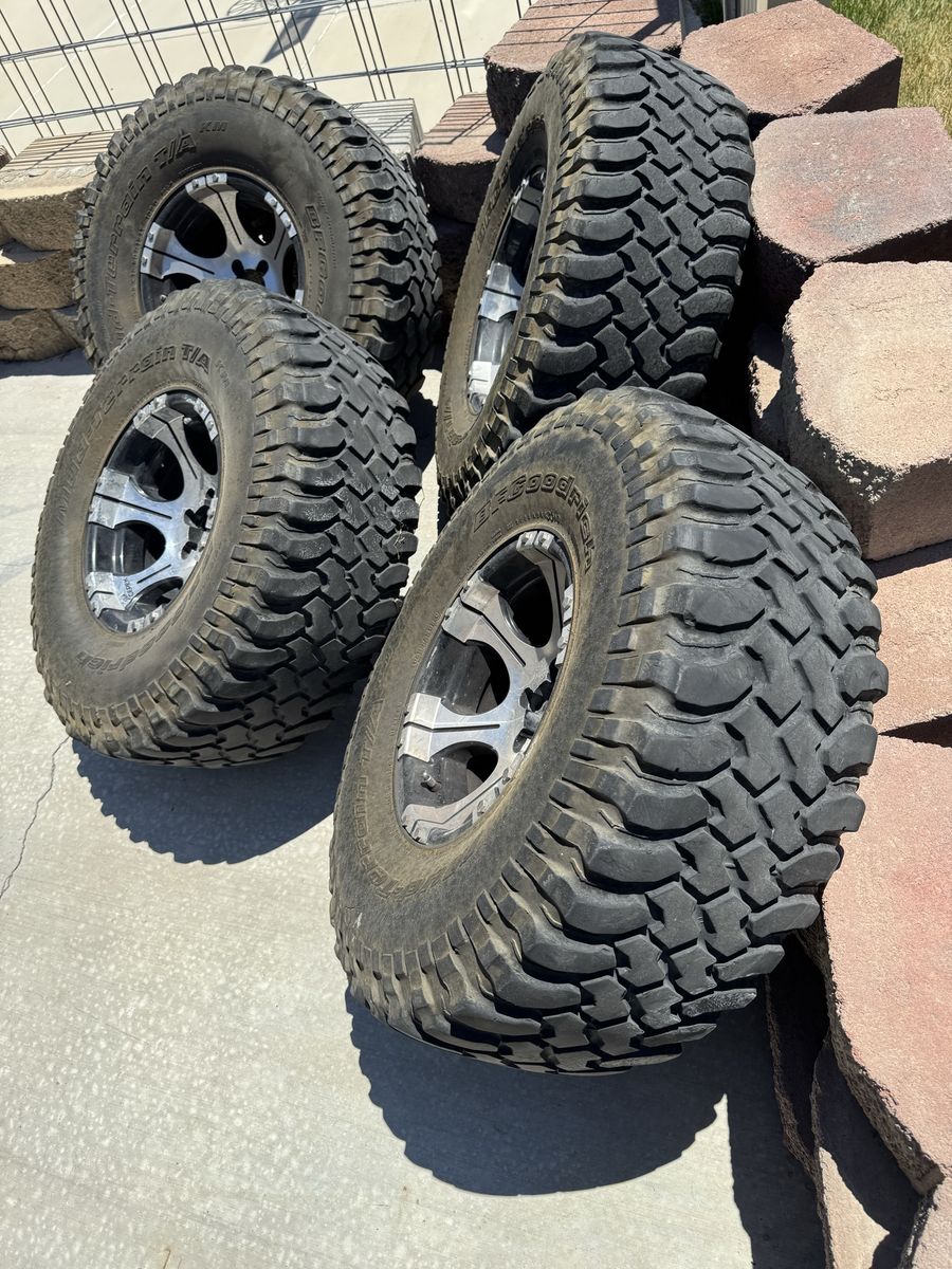 33 12.50 15 Mud Terrain TA’s