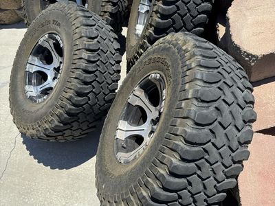 33 12.50 15 Mud Terrain TA’s