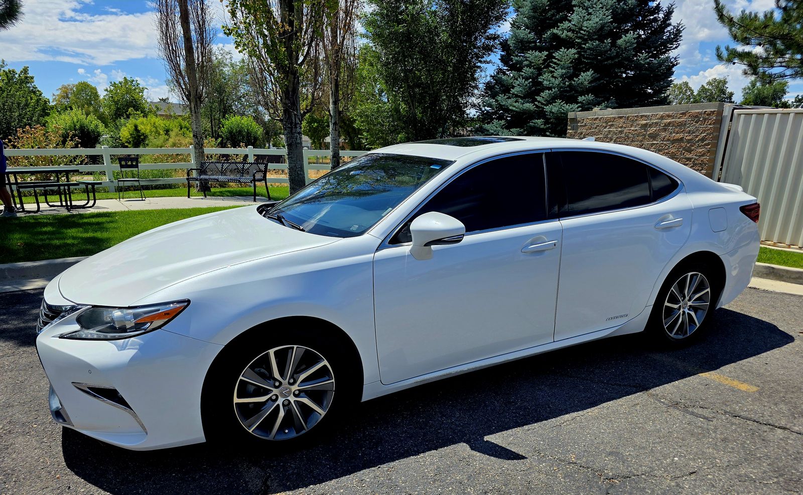 2017 Lexus ES 300h Luxury