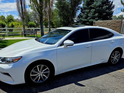 2017 Lexus ES 300h Luxury