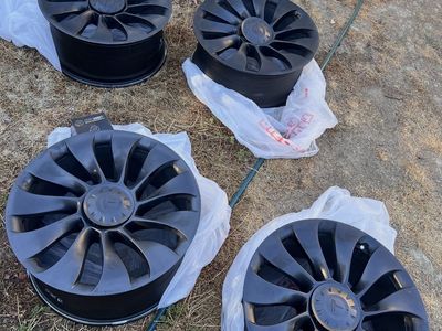Tesla Model Y Induction Wheels and Tires - Matte black