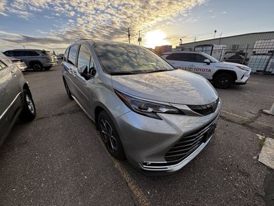 2025 Toyota Sienna Platinum 7-Passenger
