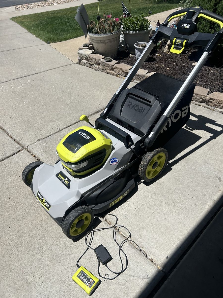 Ryobi 40V HP Brushless 20" Cordless self propelled Lawn Mower w/ Smart Trek