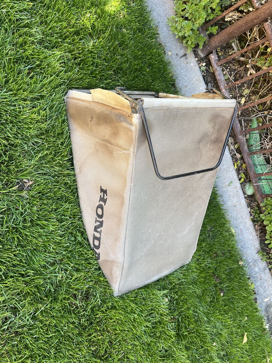 Honda brand lawnmower bag only!