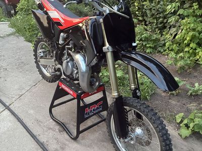 Honda CR85R Dirt Bike - Black & Red, Well-Maintained Off-Road Motorcycle