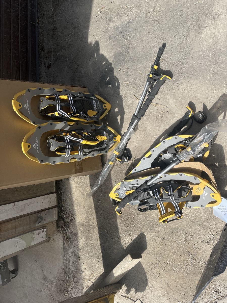 snowshoes, 2 pair with poles
