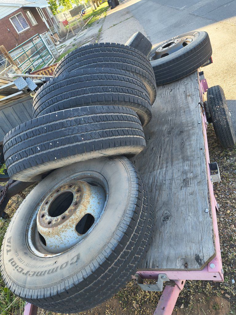 F350 dually 2011 Used Tires on Steel Rims - Set of 6 - 245 75 17