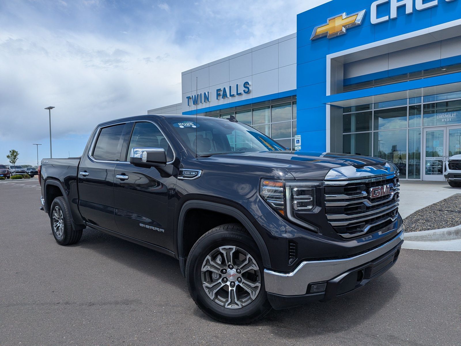 2025 GMC 1500 SLT