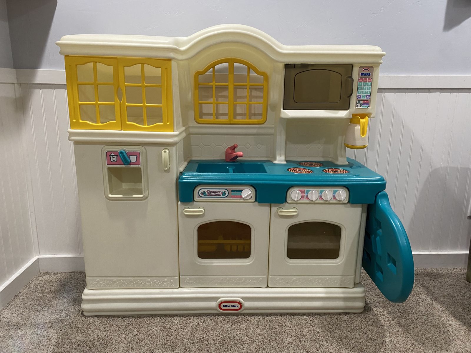 Kids Play Kitchen