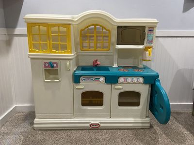 Kids Play Kitchen