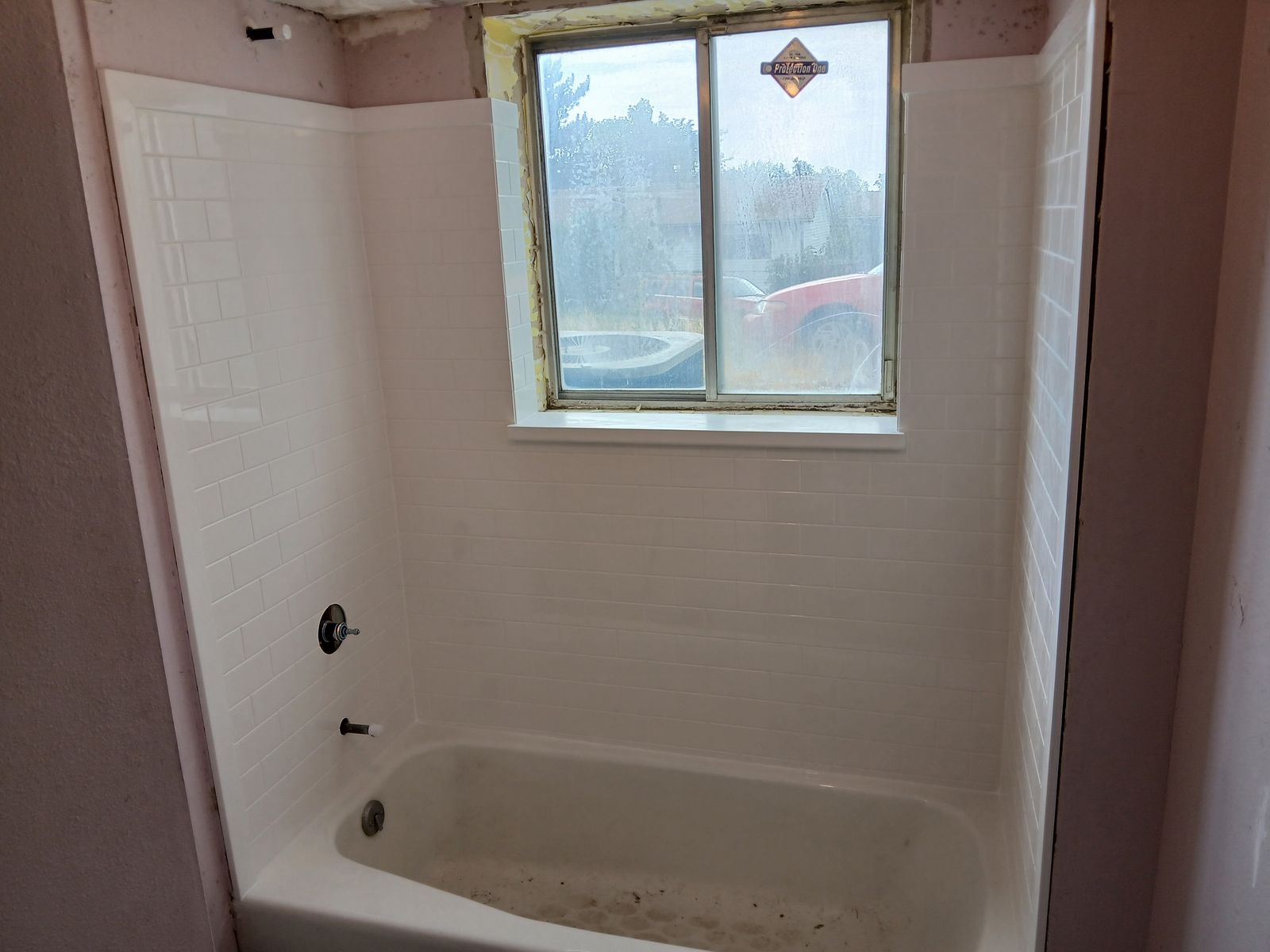 Main image 3