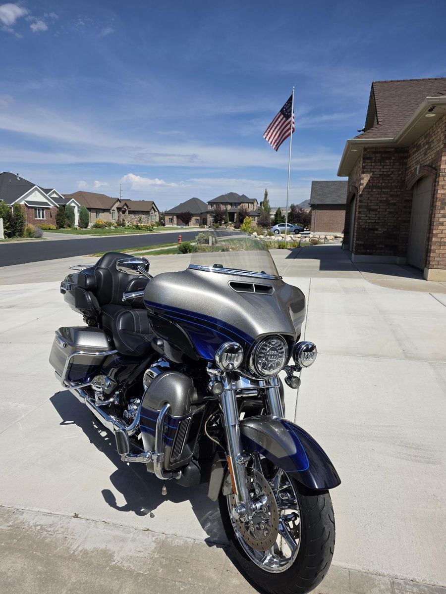 2017 Harley Davidson CVO Limited