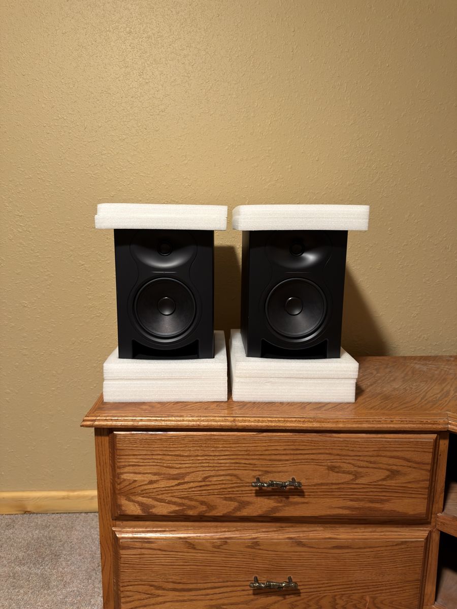 Kali Audio LP-6 ii Actively Powered Studio Monitor