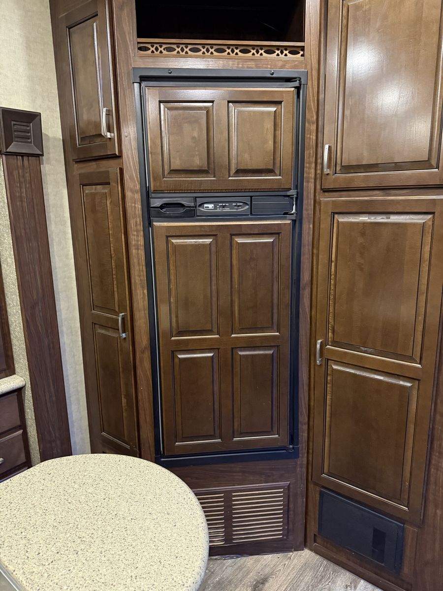 Main image 11