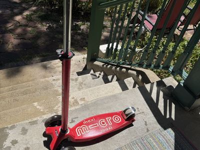 Red Micro Maxi Scooter