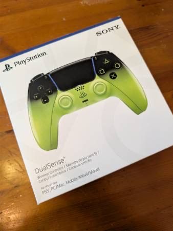 Sony PlayStation 5 DualSense Wireless Controller - Remix Green (New)