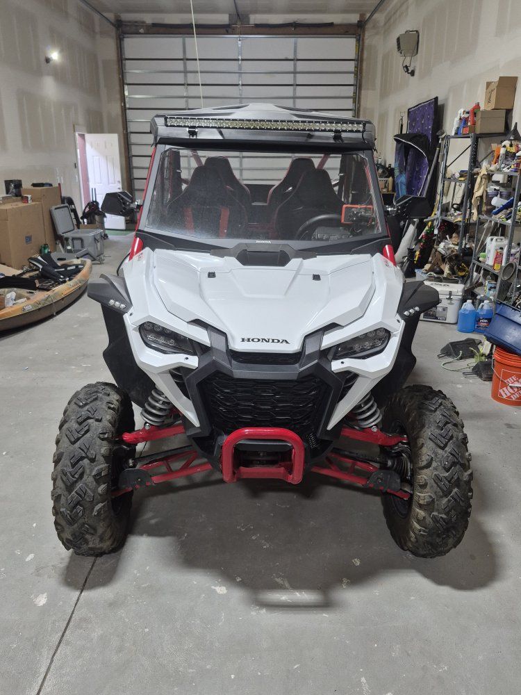 Honda Talon UTV Side-by-Side White and Red with Light Bar and Garmin GPS