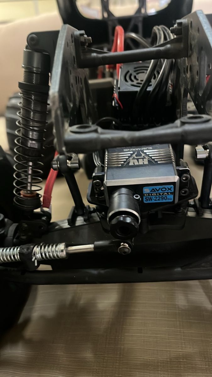 Losi lmt 4s brushless beast ready to run barely used 1/10