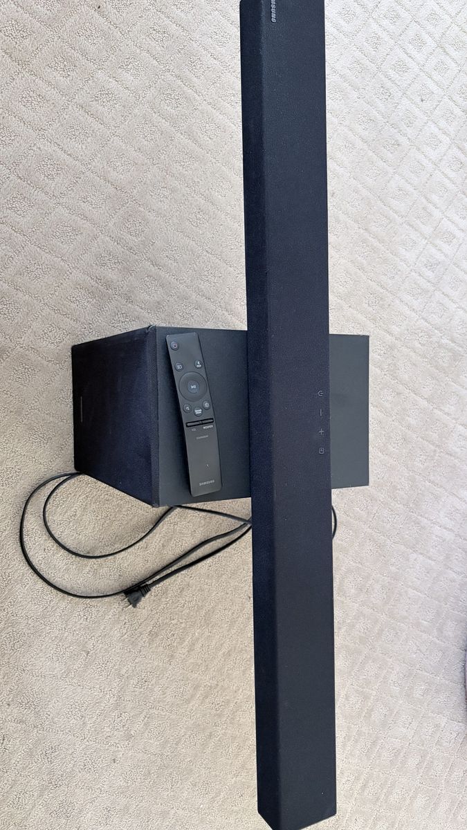 Samsung Soundbar + Wireless Subwoofer