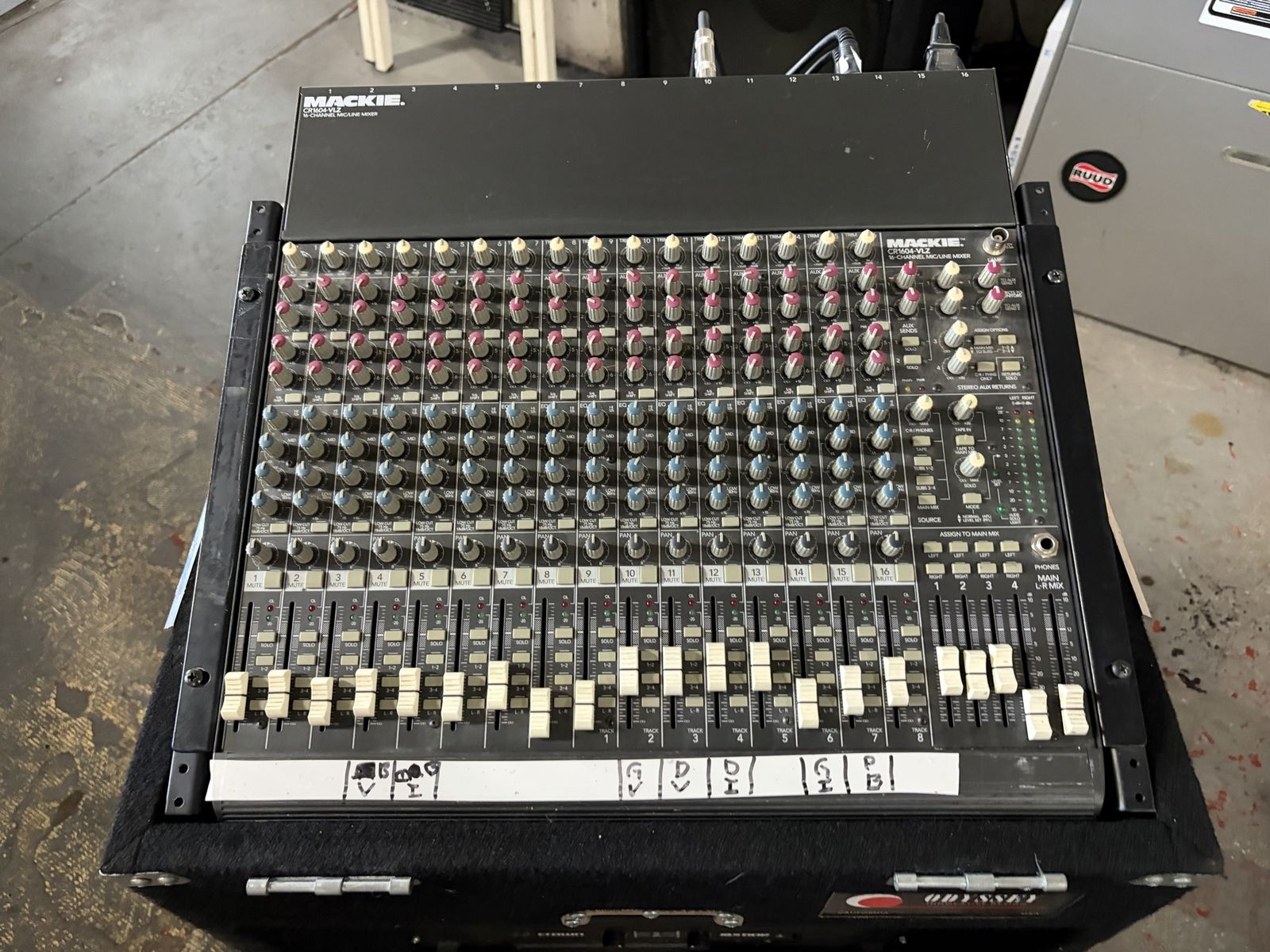 Mackie CR1604-VLZ 16-Channel Mic/Line Mixer - Professional Audio Console