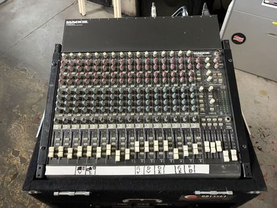Mackie CR1604-VLZ 16-Channel Mic/Line Mixer - Professional Audio Console