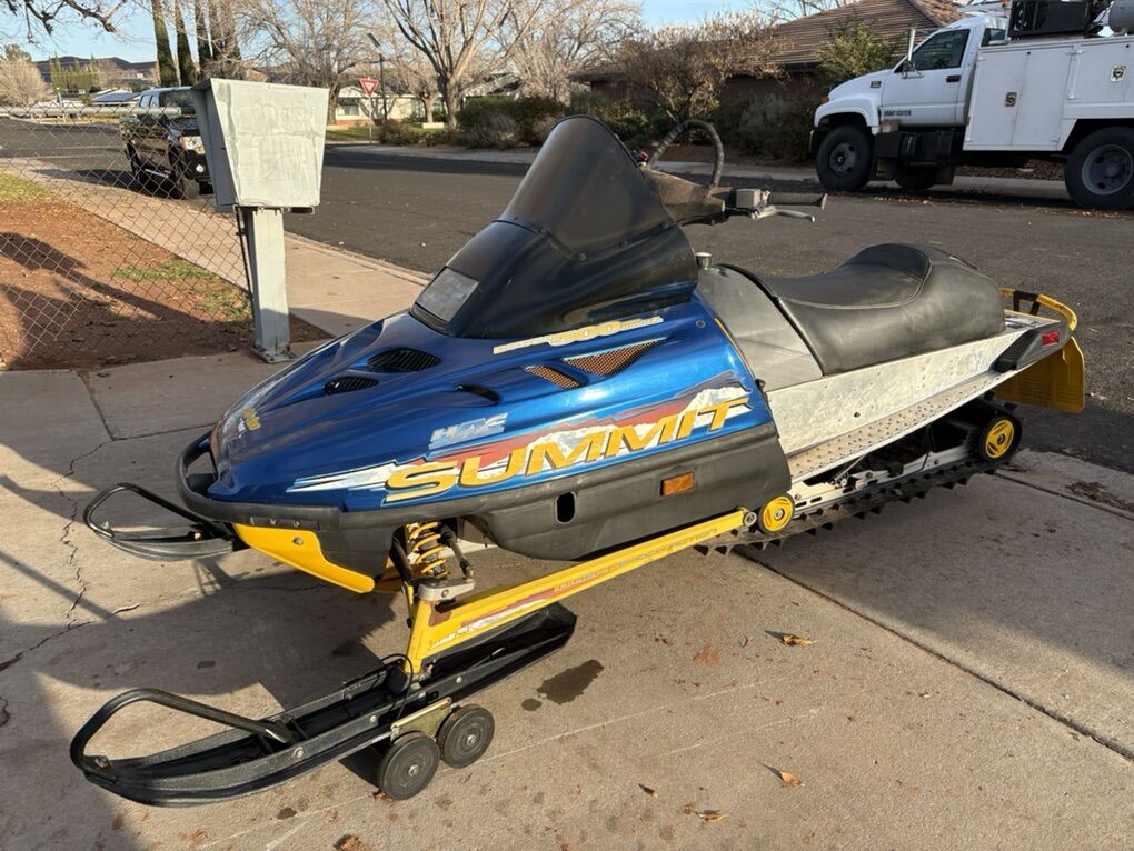 1999 Skidoo Summit 500 Snowmobile