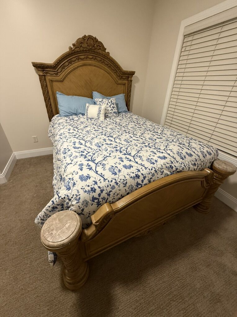 Ornate Bed Set With Mattress