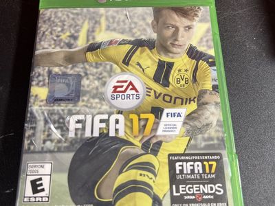 FIFA 17 for Xbox One - EA Sports Soccer Game - Complete with Case & Disc
