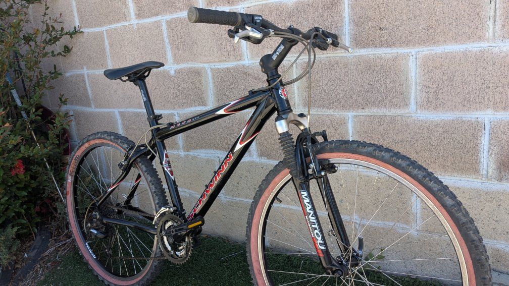 16" medium small Schwinn Mesa Ride Tuned 3x9 Deore