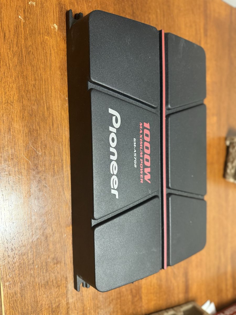 Pioneer 1000 Watt Amp
