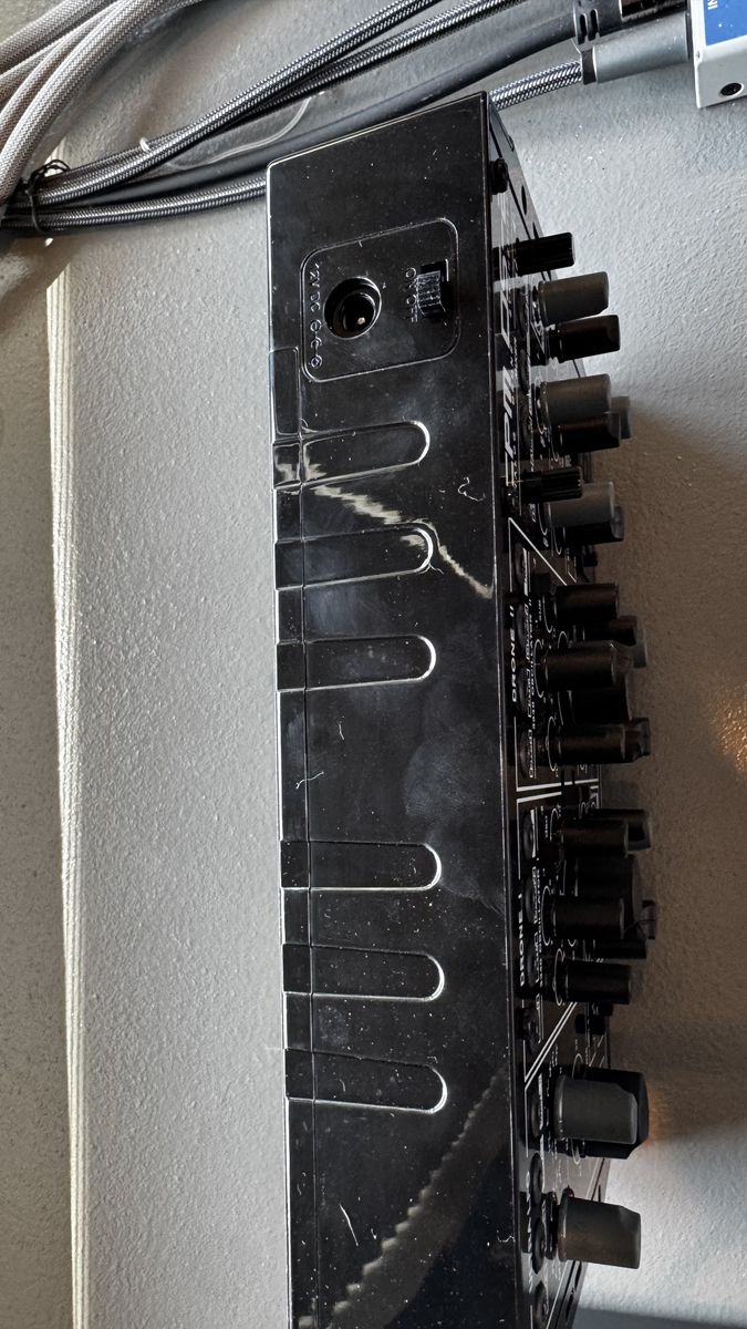 Main image 3