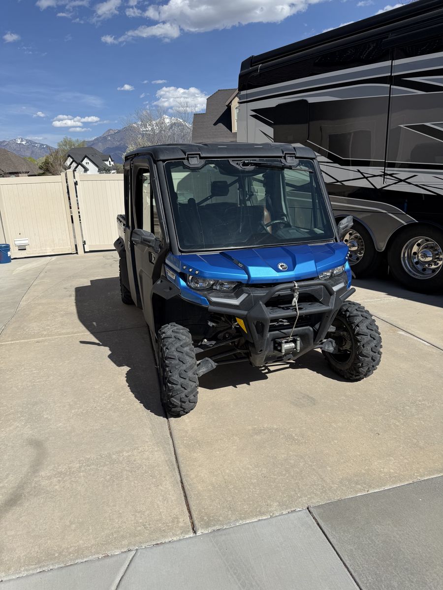 Utility Vehicle Side-By-Side Can-Am Defender