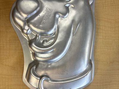 Wilton Scooby-Doo Cake Pan - Vintage Cartoon Character Baking Mold