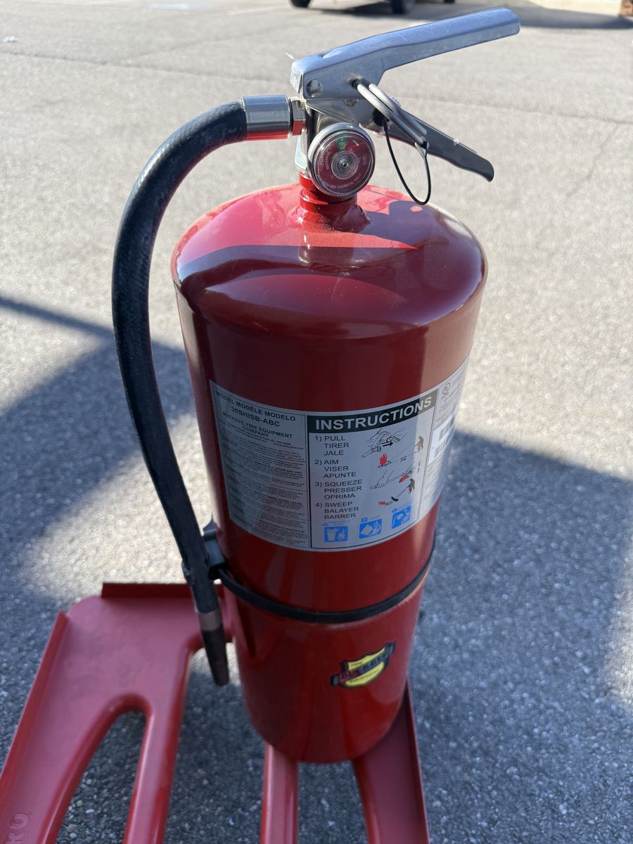 Buckeye Commercial Fire Extinguisher 30 Pounds